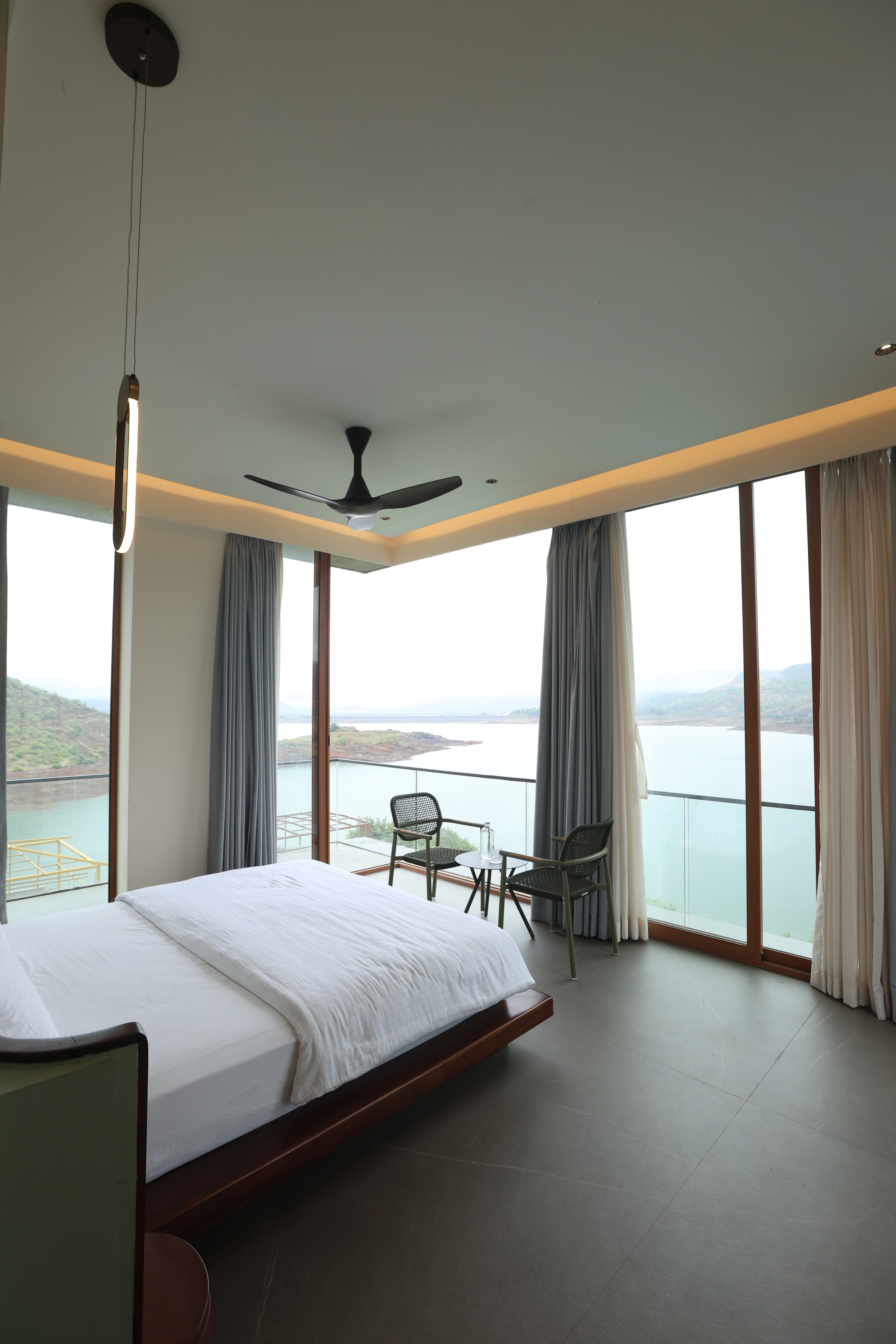 Sunrise villa bathroom